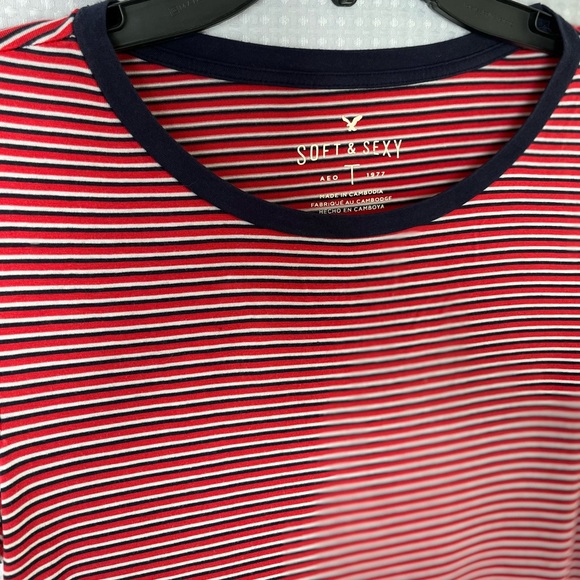 American Eagle Outfitters Stripe Pattern Crewneck T-shirt - Picture 3 of 5